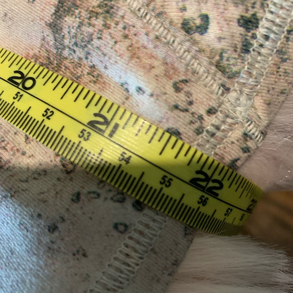 Lululemon multicolored Razorback tank - Picture 8 of 8